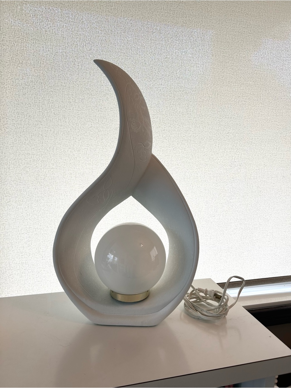 Vintage 1980s Postmodern Sculptural White Ceramic Flame Table Lamp